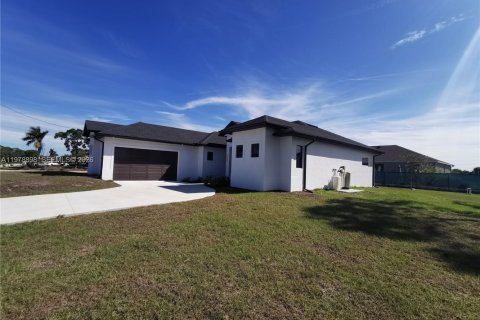 Casa en venta en Cape Coral, Florida, 4 dormitorios, 169.27 m2 № 2047494 - foto 6
