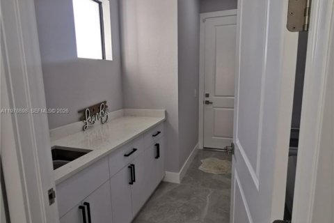 Casa en venta en Cape Coral, Florida, 4 dormitorios, 169.27 m2 № 2047494 - foto 20