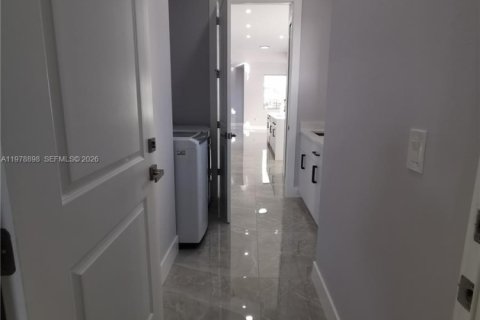 Casa en venta en Cape Coral, Florida, 4 dormitorios, 169.27 m2 № 2047494 - foto 21