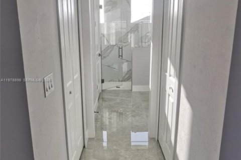 Casa en venta en Cape Coral, Florida, 4 dormitorios, 169.27 m2 № 2047494 - foto 24