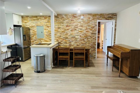 Copropriété à louer à Sunny Isles Beach, Floride: 2 chambres, 91.79 m2 № 2040436 - photo 4