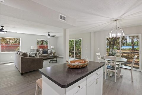 Villa ou maison à vendre à Hawthorne, Floride: 2 chambres, 176.89 m2 № 1900383 - photo 8