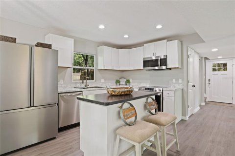Villa ou maison à vendre à Hawthorne, Floride: 2 chambres, 176.89 m2 № 1900383 - photo 3