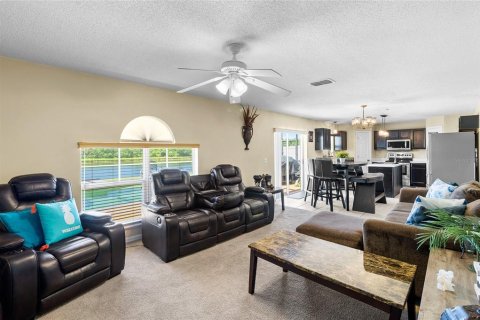 House in Gibsonton, Florida 4 bedrooms, 262.45 sq.m. № 1910858 - photo 6