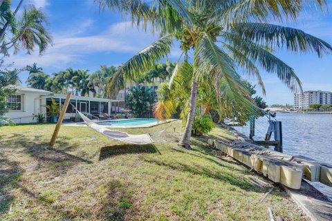 House in Fort Lauderdale, Florida 3 bedrooms, 257.15 sq.m. № 2181591 - photo 9
