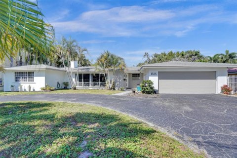 House in Fort Lauderdale, Florida 3 bedrooms, 257.15 sq.m. № 2181591