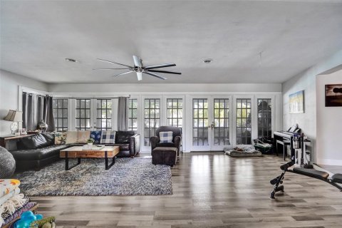 House in Fort Lauderdale, Florida 3 bedrooms, 257.15 sq.m. № 2181591 - photo 15
