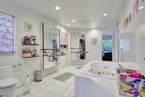 House in Fort Lauderdale, Florida 3 bedrooms, 257.15 sq.m. № 2181591 - photo 27