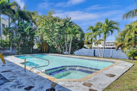 House in Fort Lauderdale, Florida 3 bedrooms, 257.15 sq.m. № 2181591 - photo 7
