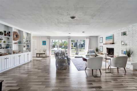 House in Fort Lauderdale, Florida 3 bedrooms, 257.15 sq.m. № 2181591 - photo 13
