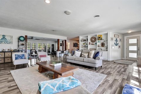 House in Fort Lauderdale, Florida 3 bedrooms, 257.15 sq.m. № 2181591 - photo 14