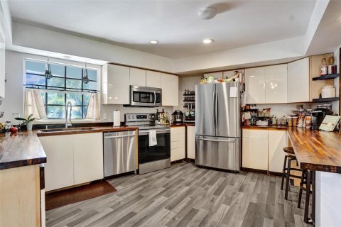 House in Fort Lauderdale, Florida 3 bedrooms, 257.15 sq.m. № 2181591 - photo 20