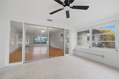 House in Dunedin, Florida 2 bedrooms, 133.13 sq.m. № 2400342 - photo 20