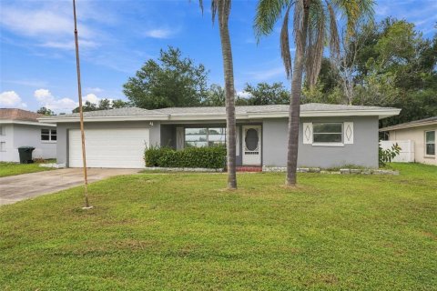 House in Dunedin, Florida 2 bedrooms, 133.13 sq.m. № 2400342 - photo 2