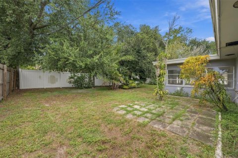 House in Dunedin, Florida 2 bedrooms, 133.13 sq.m. № 2400342 - photo 22