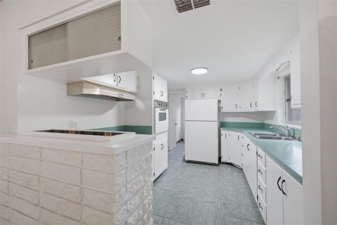 House in Dunedin, Florida 2 bedrooms, 133.13 sq.m. № 2400342 - photo 10