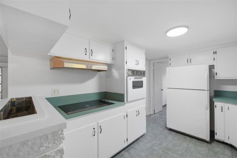 House in Dunedin, Florida 2 bedrooms, 133.13 sq.m. № 2400342 - photo 9