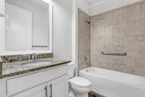 Villa ou maison à vendre à Port St. Lucie, Floride: 2 chambres, 189.61 m2 № 2413143 - photo 24