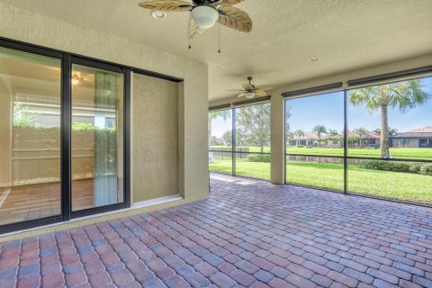 Villa ou maison à vendre à Port St. Lucie, Floride: 2 chambres, 189.61 m2 № 2413143 - photo 29