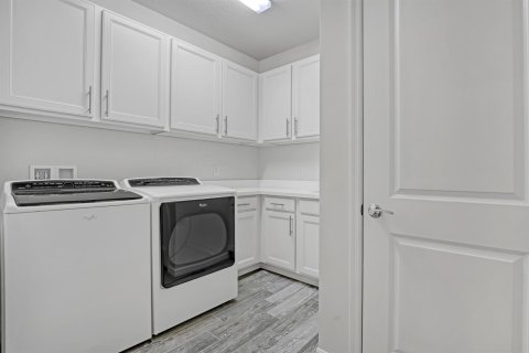 Villa ou maison à vendre à Port St. Lucie, Floride: 2 chambres, 189.61 m2 № 2413143 - photo 16