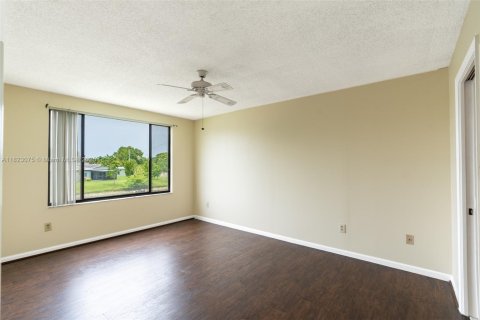 Copropriété à vendre à Tamarac, Floride: 2 chambres, 114.08 m2 № 1937823 - photo 17