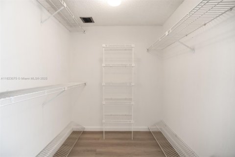 Copropriété à vendre à Tamarac, Floride: 2 chambres, 114.08 m2 № 1937823 - photo 18