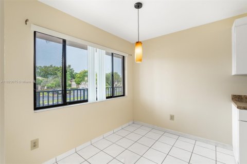 Copropriété à vendre à Tamarac, Floride: 2 chambres, 114.08 m2 № 1937823 - photo 5
