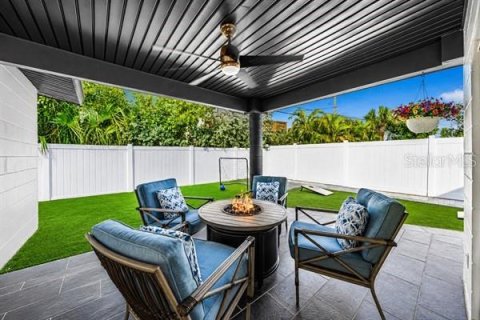 House in Treasure Island, Florida 3 bedrooms, 141.4 sq.m. № 2310929 - photo 8