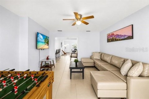 House in Treasure Island, Florida 3 bedrooms, 141.4 sq.m. № 2310929 - photo 19