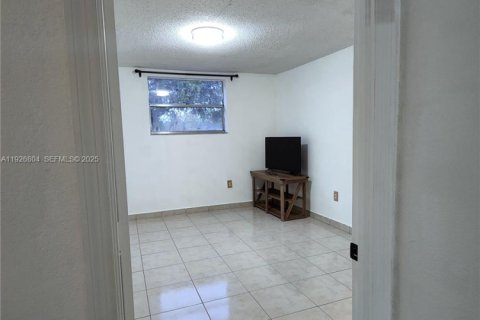 Снять в аренду кондоминиум в Хайалиа, Флорида 1 спальня, 55.74м2, № 1986874 - фото 14