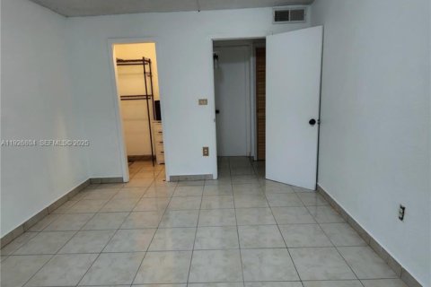 Снять в аренду кондоминиум в Хайалиа, Флорида 1 спальня, 55.74м2, № 1986874 - фото 12