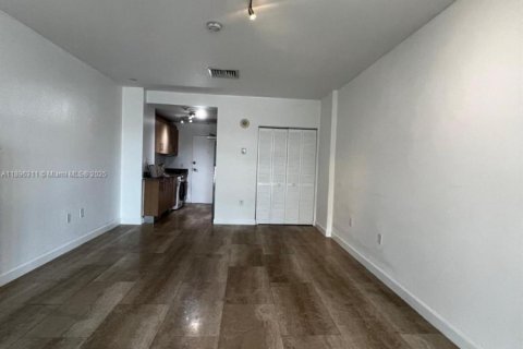 Condo in Bal Harbour, Florida  № 1956436 - photo 14