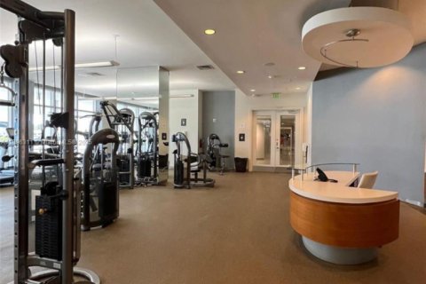 Condo in Bal Harbour, Florida  № 1956436 - photo 18