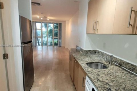 Condo in Bal Harbour, Florida  № 1956436 - photo 6