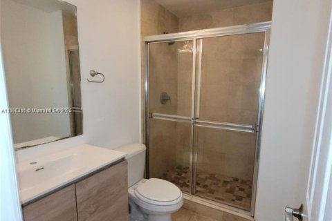 Condo in Bal Harbour, Florida  № 1956436 - photo 15