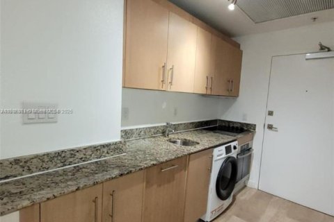 Condo in Bal Harbour, Florida  № 1956436 - photo 5