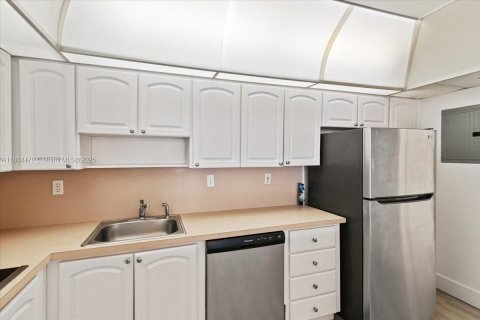 Copropriété à louer à Sunny Isles Beach, Floride: 1 chambre, 93.37 m2 № 1946865 - photo 23