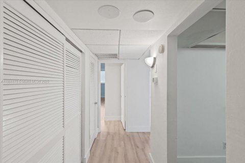 Copropriété à louer à Sunny Isles Beach, Floride: 1 chambre, 93.37 m2 № 1946865 - photo 18