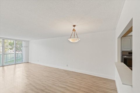 Copropriété à louer à Sunny Isles Beach, Floride: 1 chambre, 93.37 m2 № 1946865 - photo 28