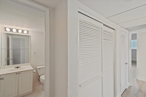 Copropriété à louer à Sunny Isles Beach, Floride: 1 chambre, 93.37 m2 № 1946865 - photo 17