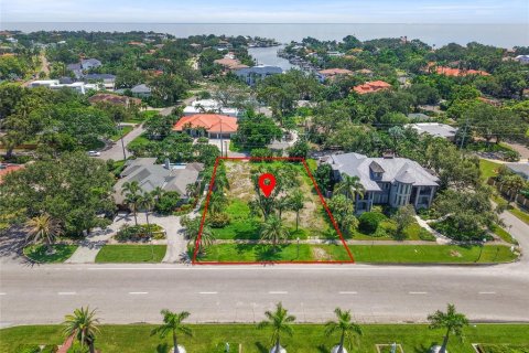 Terreno en venta en Saint Petersburg, Florida № 1916586 - foto 2