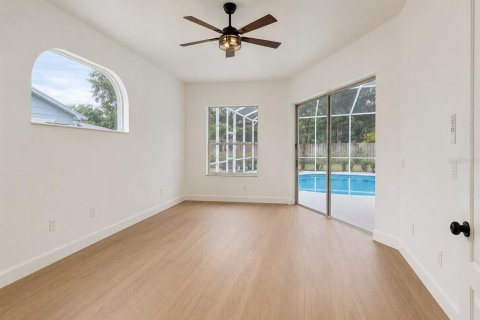 House in Brandon, Florida 5 bedrooms, 267.74 sq.m. № 2324422 - photo 10