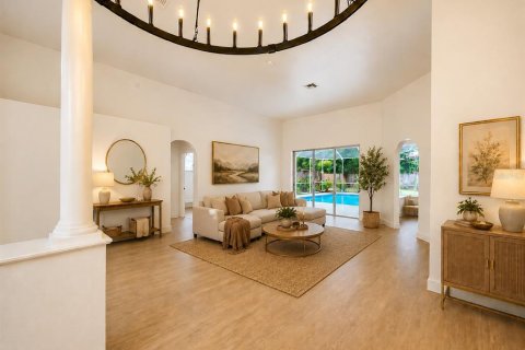 House in Brandon, Florida 5 bedrooms, 267.74 sq.m. № 2324422 - photo 9