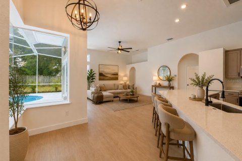 House in Brandon, Florida 5 bedrooms, 267.74 sq.m. № 2324422 - photo 18