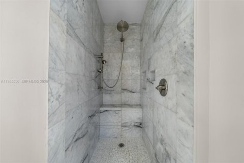 House in Pompano Beach, Florida 3 bedrooms, 180.04 sq.m. № 2031651 - photo 12