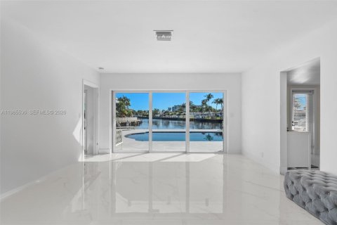 House in Pompano Beach, Florida 3 bedrooms, 180.04 sq.m. № 2031651 - photo 10