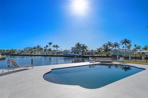 House in Pompano Beach, Florida 3 bedrooms, 180.04 sq.m. № 2031651 - photo 13