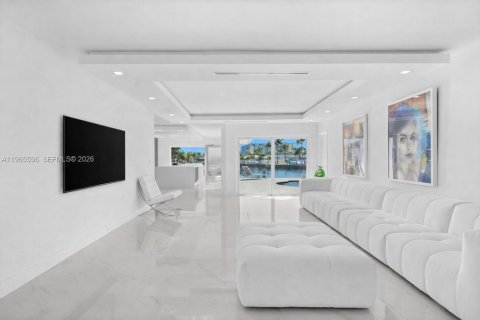 House in Pompano Beach, Florida 3 bedrooms, 180.04 sq.m. № 2031651 - photo 4