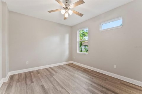 Touwnhouse à vendre à Tampa, Floride: 3 chambres, 212.1 m2 № 1901460 - photo 4