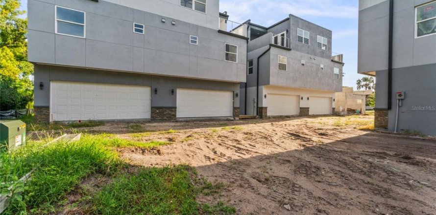 Adosado en Tampa, Florida 3 dormitorios, 212.1 m2 № 1901460